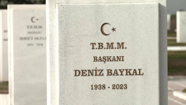 CHP 4. Genel Başkanı Deniz Baykal’ın Vefatının Yıl Dönümünde Anma Töreni Düzenlendi