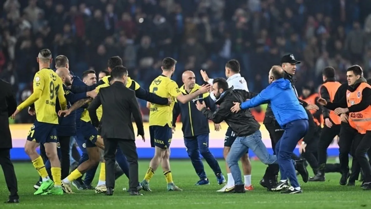 Trabzonspor-Fenerbahçe maçındaki olaylar sonrası 3 futbolcu için karar!