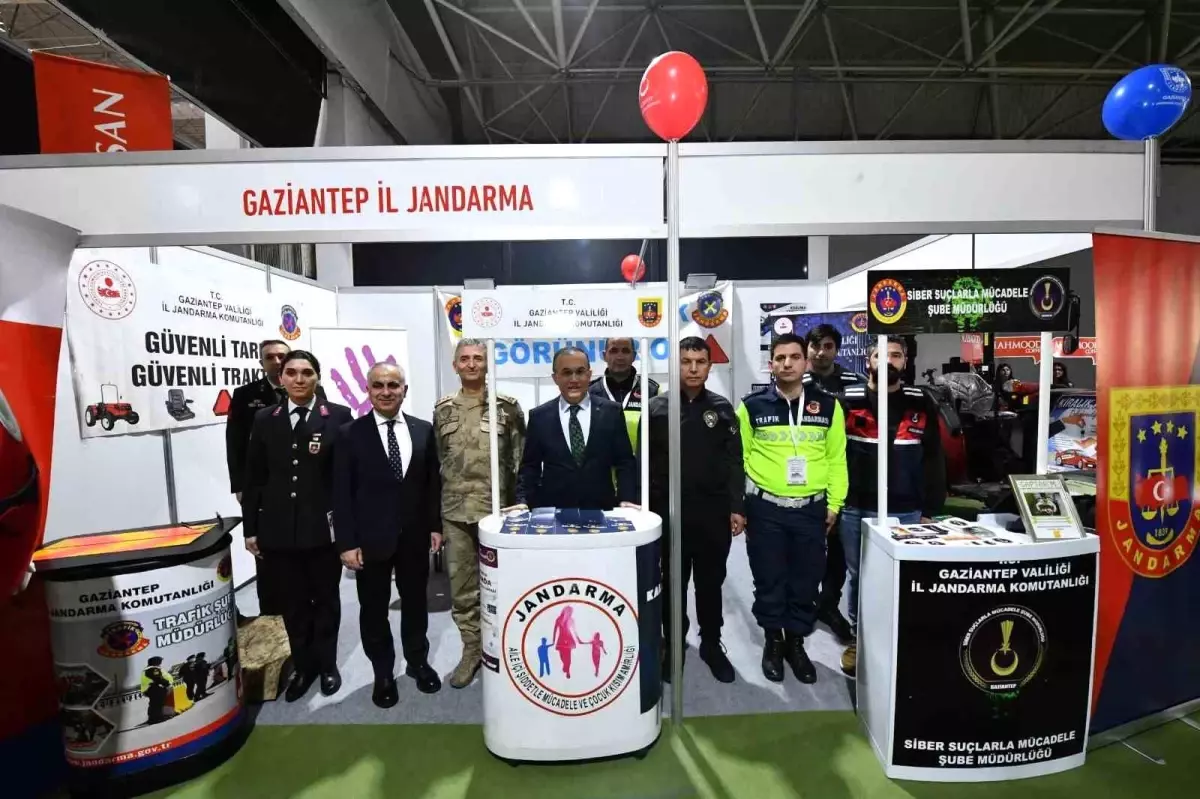 Jandarma, GAPTARIM Fuarı’nda Bilgilendirme Yaptı